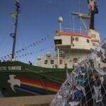 La rompighiaccio di Greenpeace Arctic Sunrise
