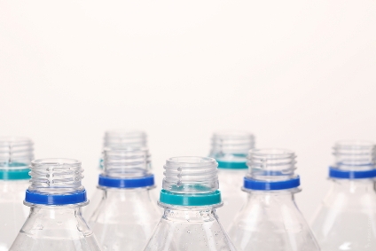 Rifiuti di plastica: il Parlamento lancia l'allarme