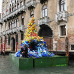 VENEZIA ARRIVATA IN CANAL GRANDE LINSTALLAZIONE DI CHRISTIAN HOLSTAD DEDICATA AL TEMA DELLA PROTEZIONE DEI MARI4